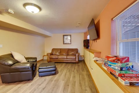 5 Mi to Terry Peak Slopes Quiet Apt with Patio! Apartment in Lead