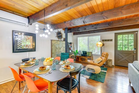 Coastal Cabin with Puget Sound and Rainier Views! Cabin in Allyn-Grapeview