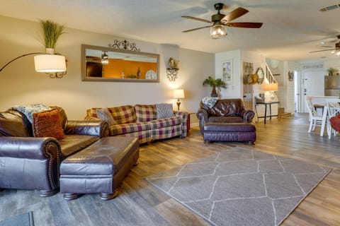 Walk to Beach PCB Condo with Oceanfront Pool Access Apartment in Long Beach