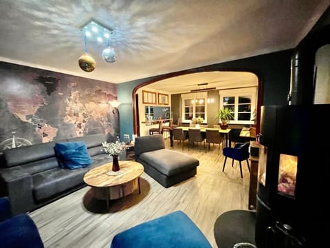 Grande maison Saint Malo avec cheminée et jardin Villa in St-Malo