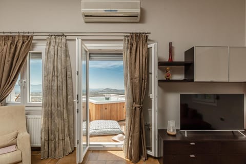 Hot Tub, View (from property/room), City view, Garden view, Landmark view, Mountain view, Sea view