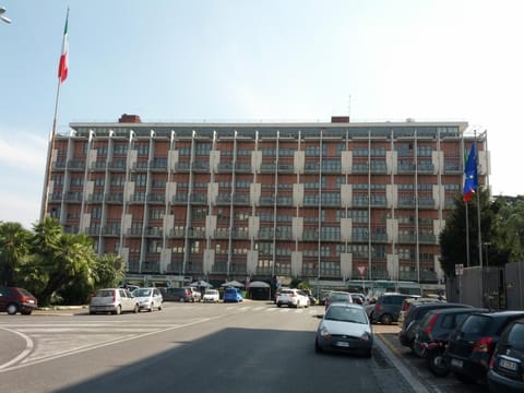 Facade/entrance, Facade/entrance