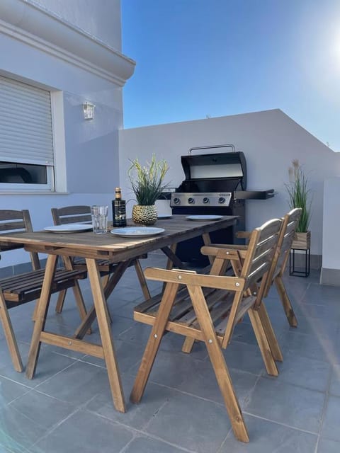 Patio, BBQ facilities, Dining area