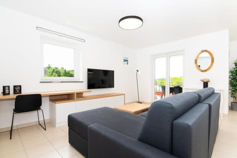 Communal lounge/ TV room, TV and multimedia, Living room, Seating area