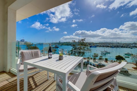View (from property/room), Balcony/Terrace