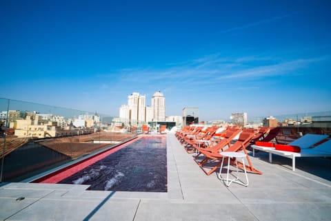 Off site, Balcony/Terrace, Decorative detail, City view, Street view, Swimming pool