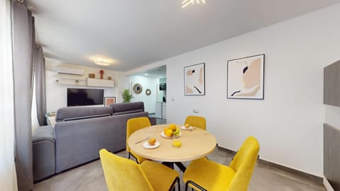 Living room, Dining area
