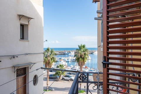 Patio, Facade/entrance, Day, Natural landscape, View (from property/room), Balcony/Terrace, Sea view