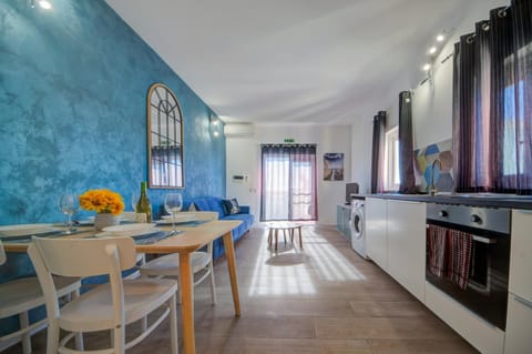 Kitchen or kitchenette, Living room, Dining area, pet friendly, washing machine