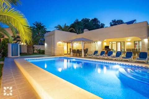 Property building, Night, Pool view, Swimming pool, sunbed