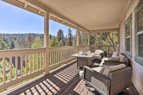 Huge Lake Arrowhead Home with 3 Decks and Grill! House in Lake Arrowhead