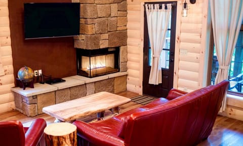 Treehouse #6 by Amish Country Lodging House in Berlin