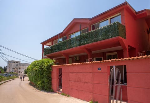 Property building, Day, Neighbourhood, Street view
