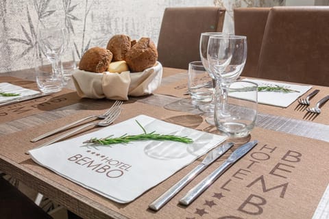 Property building, Restaurant/places to eat, Swimming pool, Breakfast