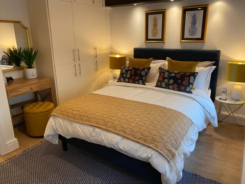 52 Lansdown Crescent Apartment in Cheltenham