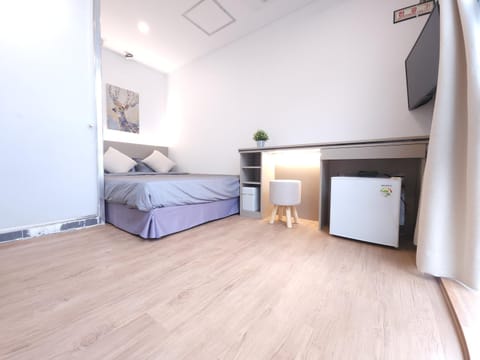 Bed, TV and multimedia