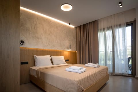 Bed, Balcony/Terrace, Photo of the whole room, Bedroom, towels