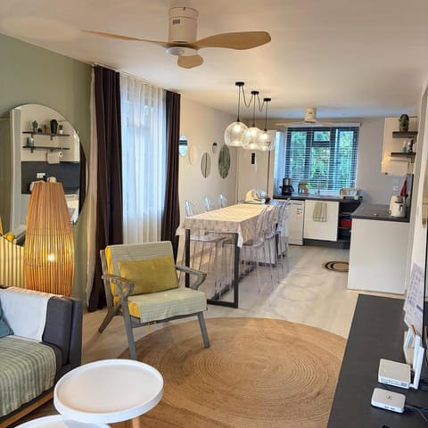 Living room, Dining area, kitchen