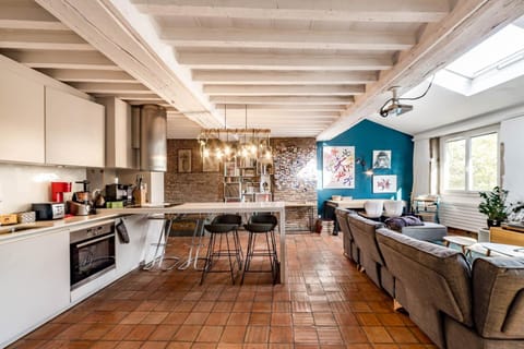 Kitchen or kitchenette, Living room, Dining area, oven, stove