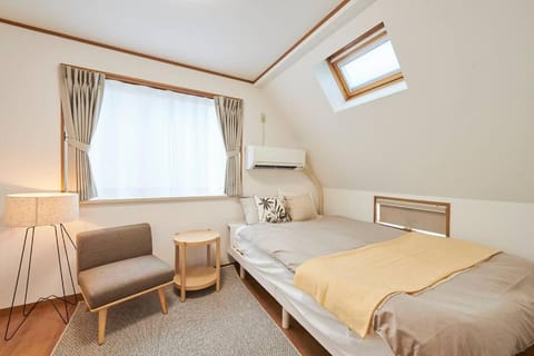 Bed, Bedroom, air conditioner