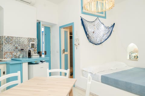 Bed, Kitchen or kitchenette, Photo of the whole room, Dining area