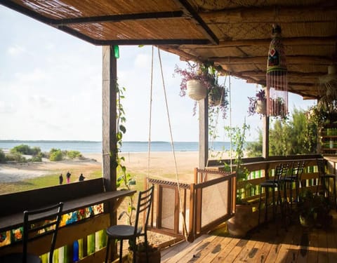 Restaurant/places to eat, Lounge or bar, Sea view