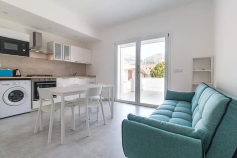Kitchen or kitchenette, Living room, Dining area