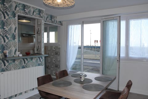 Patio, Dining area
