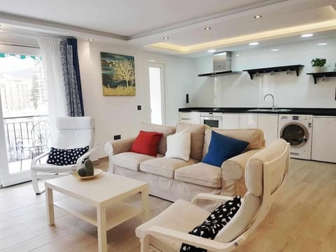 Pepes Home - Torremolinos Centro - Parking Apartment in Torremolinos