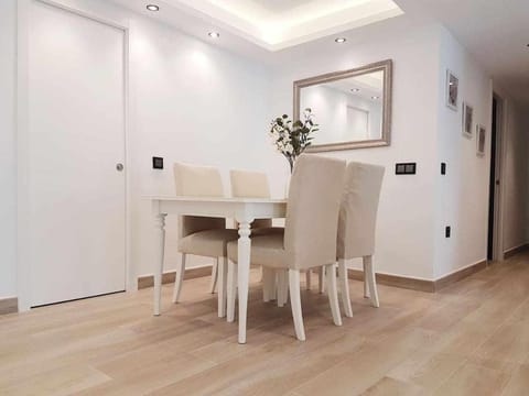 Pepes Home - Torremolinos Centro - Parking Apartment in Torremolinos