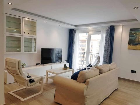 Pepes Home - Torremolinos Centro - Parking Apartment in Torremolinos