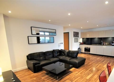 Property building, Communal lounge/ TV room, TV and multimedia, Living room, Seating area, Evening entertainment