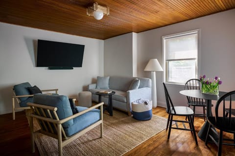 Kitchen or kitchenette, Living room, kitchen