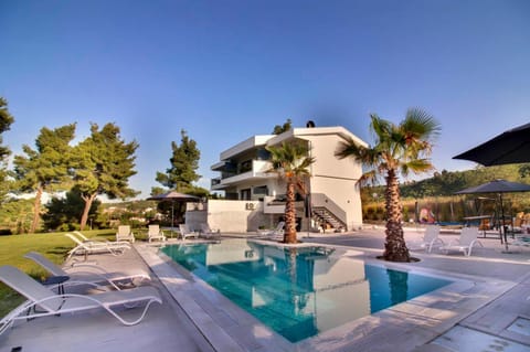 Natural landscape, Pool view, sunbed