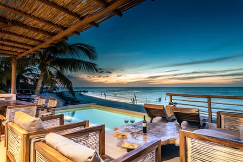 View (from property/room), Sea view, Swimming pool