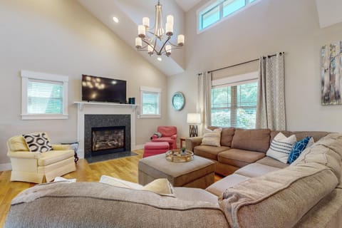 Noble Sun House in Fairview