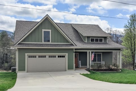 Noble Sun House in Fairview