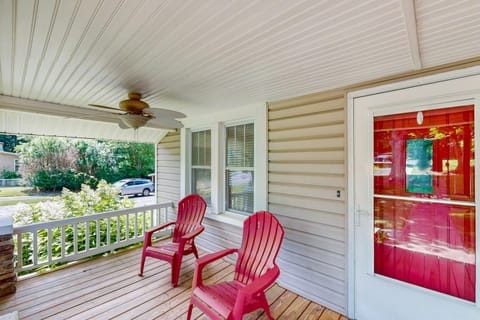 Acorn House House in Fletcher