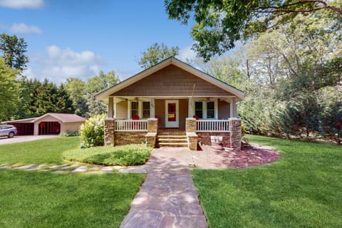 Acorn House House in Fletcher