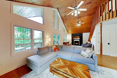 Mountain Majesty House in Buncombe County