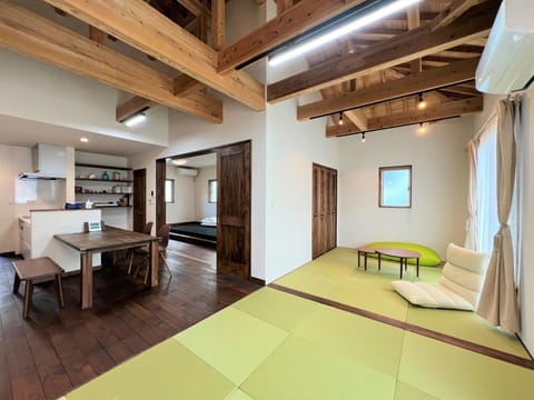 Bed, Kitchen or kitchenette, Living room, Photo of the whole room, Dining area, Bedroom