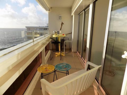 Day, View (from property/room), Balcony/Terrace, Dining area, Sea view
