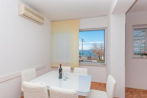 Dining area, Sea view, Drinks