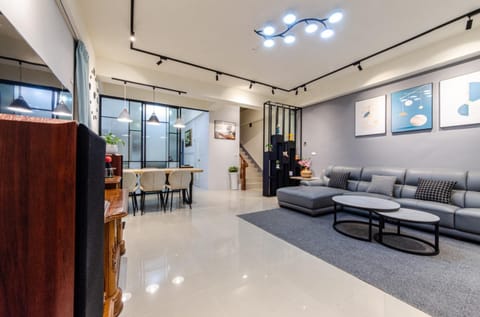 Kitchen or kitchenette, Seating area