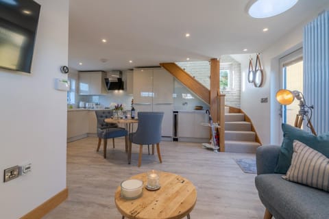 Living room, Dining area, kitchen