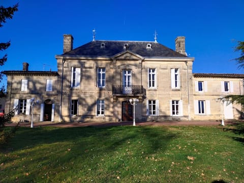 Property building, Facade/entrance, Garden