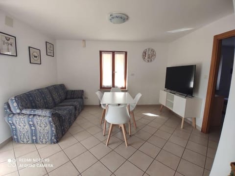 TV and multimedia, Living room, Dining area