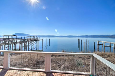 Lakefront Sanctuary with Mount Konocti Views House in Nice