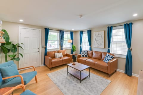 Walk to Parks and Dining Cozy Canandaigua Home! House in Canandaigua Lake