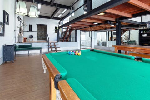 Billiard, Seating area